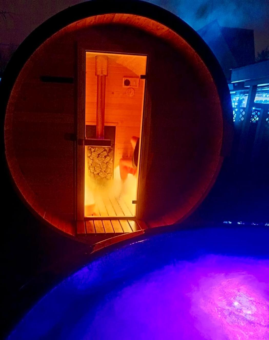 Apartamenty & Spa Villa 28 ポビエロボ エクステリア 写真