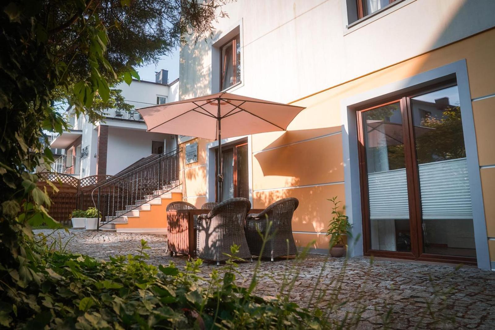 Apartamenty & Spa Villa 28 ポビエロボ エクステリア 写真